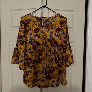Andree By Unit (Dear Scarlett) floral blouse, size large, never worn